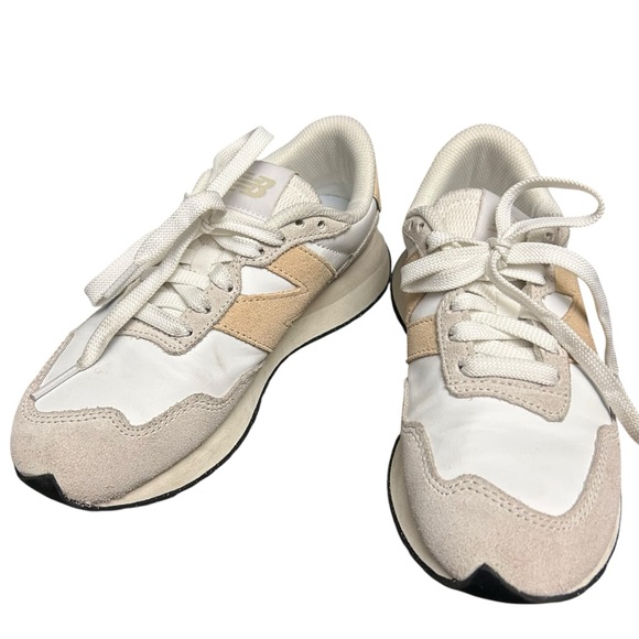 New Balance Women's Classic 237 Sneakers - Picture 3 of 10